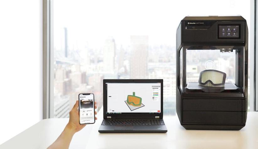 makerbot method 3D printer running the makerbot cloudprint software