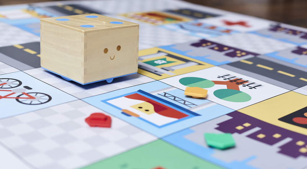the cubetto early education coding robot