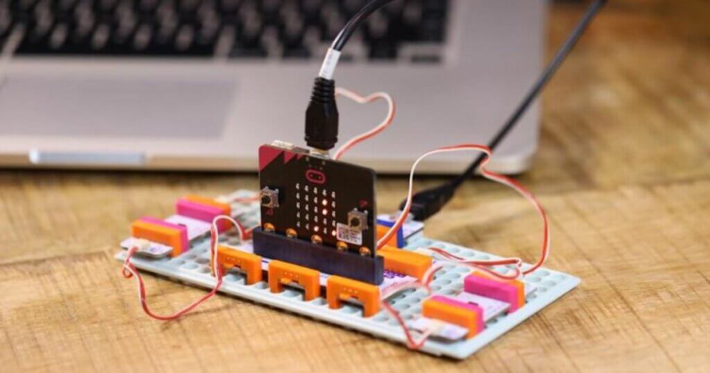 littleBits micro:bit adapter