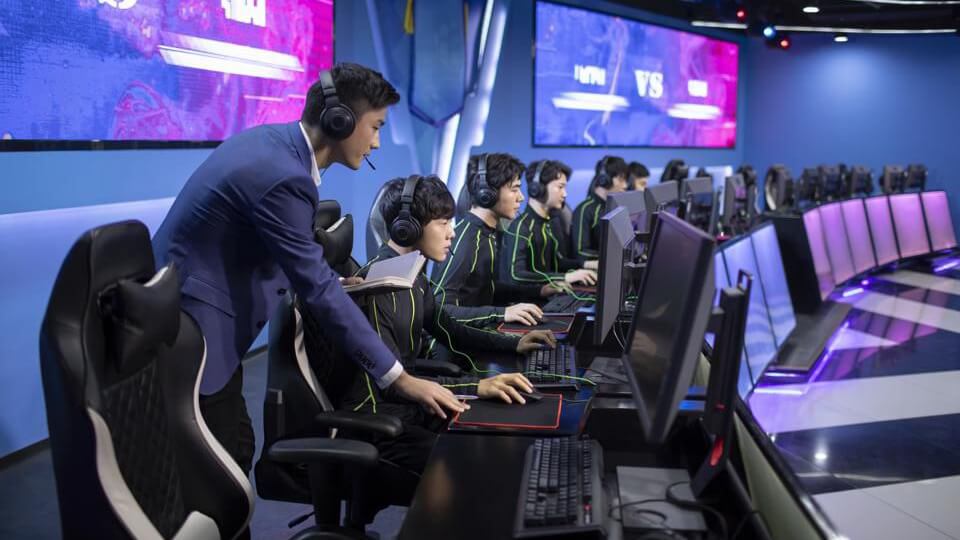 esports gamers competing at an esports competition