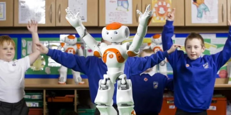 students mimicking and communicating with the nao robot