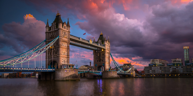 an ominous sunset cascading over a famous landmark