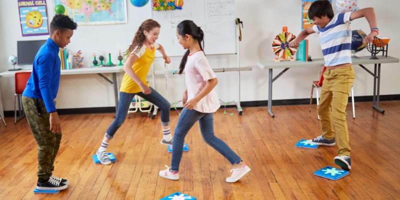 kids playing with unruly splats at a summer camp